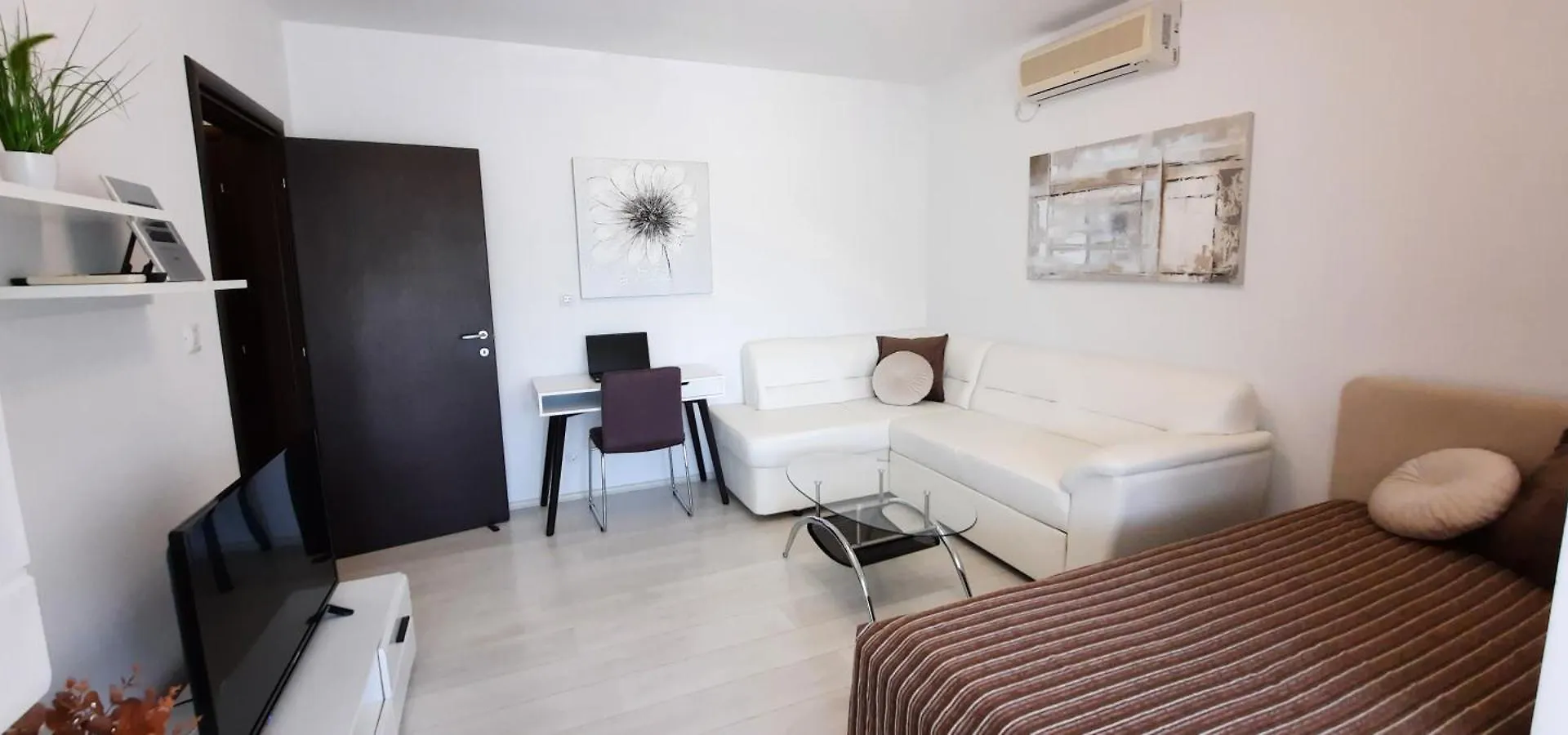 Apartments Myrjam Baska  Croatia