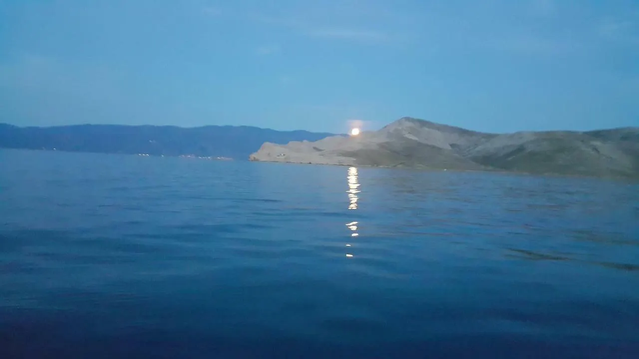 Apartments Myrjam Baska  0*, Baska (Krk) Croatia